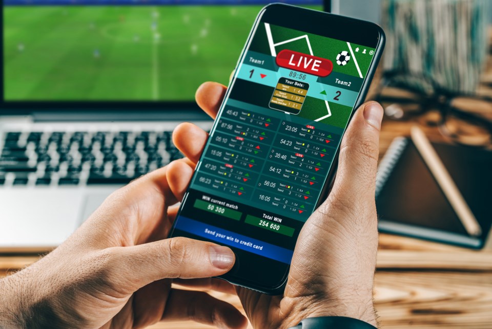 Take the Vegas vibe anywhere you go with mobile-optimized gameplay and seamless streaming 17